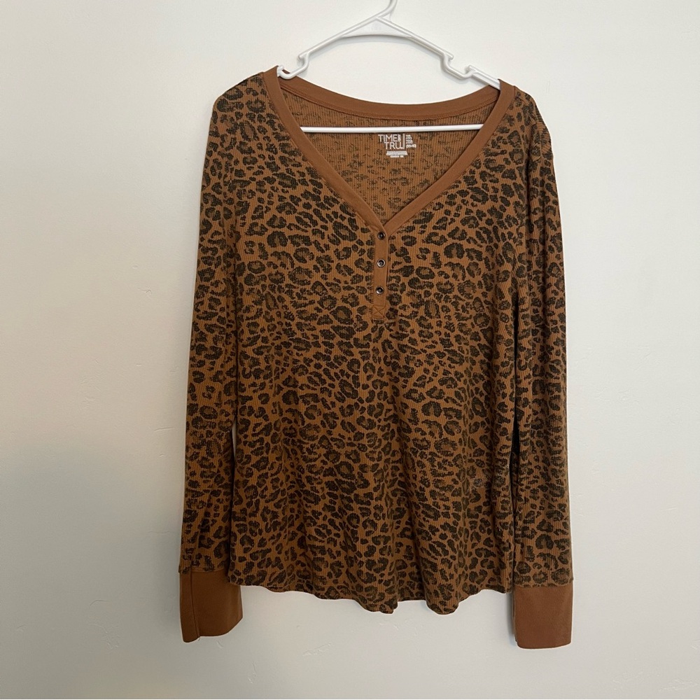 Time & Tru cheetah print long sleeve